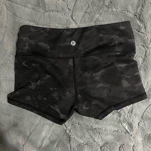 Lululemon patterned spandex